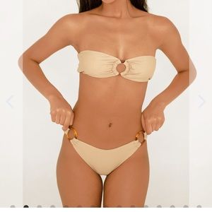 BRAND NEW + NEVER WORN. Size medium Aurelle bikini